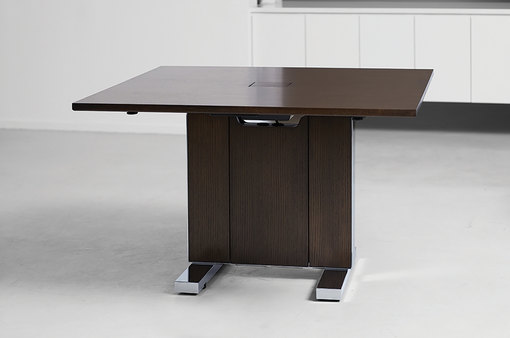 Preview of Approach | Reconfigurable Table | M03 Carbon Oak | Power Matrix | Chicago Showroom 
